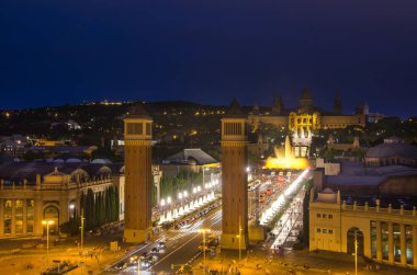 Barcelona, İspanya alacakaranlık niew. Plaza de espana
