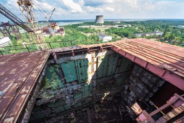 Hava. Chernobyl nükleer santral bitmemiş soğutma kulesi.