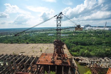 Hava. Chernobyl nükleer santral bitmemiş soğutma kulesi.