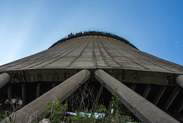 冷却塔的切尔诺贝利核电站 乌克兰的切尔诺贝利隔离区 — 图库照片