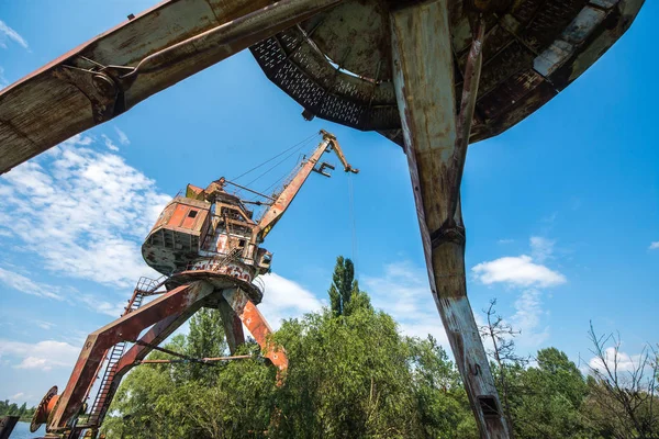 Grúa Vieja Sobre Yanov Backwater Zona Exclusión Chernobyl Ucrania — Foto de Stock