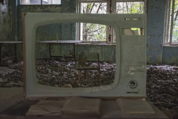 Křeslo Stará Televize Střední Škole Pripjat Černobylské Jaderné Elektrárny Zóně Royalty Free Stock Obrázky