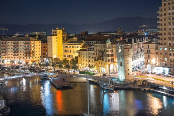 Savona, İtalya'nın ışıkları, gece saat arka plan