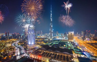 Görünümü kutluyor Şehir Meydanı Dubai downtown, Dubai gece havai fişek