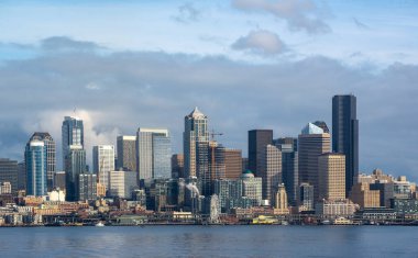Modern binalar ile güneşli gün, Seattle şehir manzarası