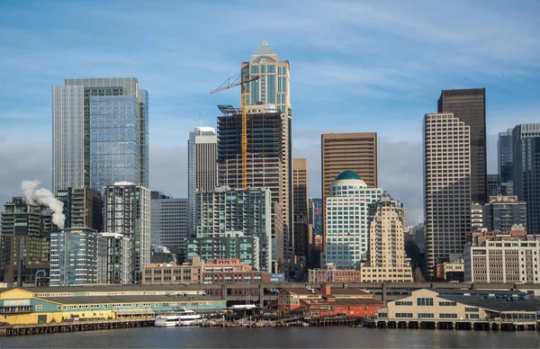 Seattle Skyline Desde Isla Bainbridge Ferry Con Agua — Foto de Stock