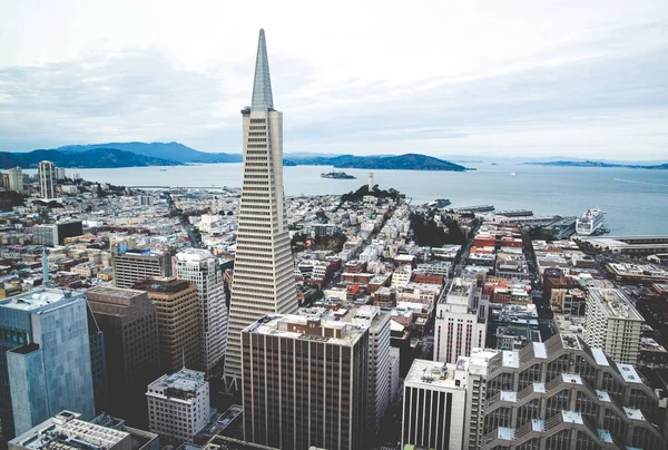 San Francisco City, California, Amerika Birleşik Devletleri içinde gökdelenler Vintage stilize fotoğraf.