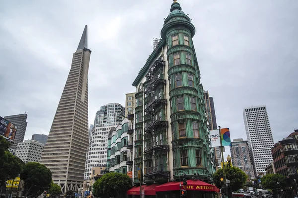 San Francisco California barevné viktoriánský styl House — Stock fotografie