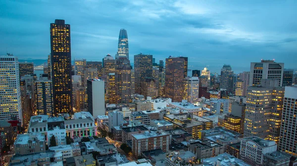 Dusk, California, günbatımı, ABD, San Francisco şehir manzarası. Panorama