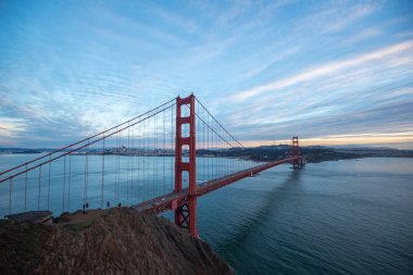 Golden Gate Köprüsü, San Francisco Ca Usa. San Francisco, Kaliforniya günbatımı gökyüzü