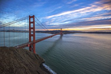 Golden Gate Köprüsü, San Francisco Ca Usa. San Francisco, Kaliforniya günbatımı gökyüzü