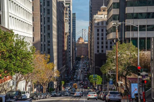 Vista Clásica Los Históricos Teleféricos Tradicionales Montando Famosa California Street — Foto de Stock