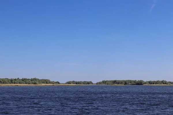 Uitzicht Rivier Wolga Het Eiland Aan Andere Kant Van Rivier — Stockfoto