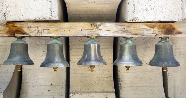 Viele Alte Glocken Glocken Reihen Sich Aneinander — Stockfoto