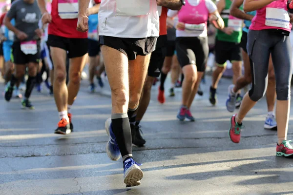 Corrida Maratona Pernas Corpos Pessoas Irreconhecíveis Maratona Uma Corrida Longa — Fotografia de Stock