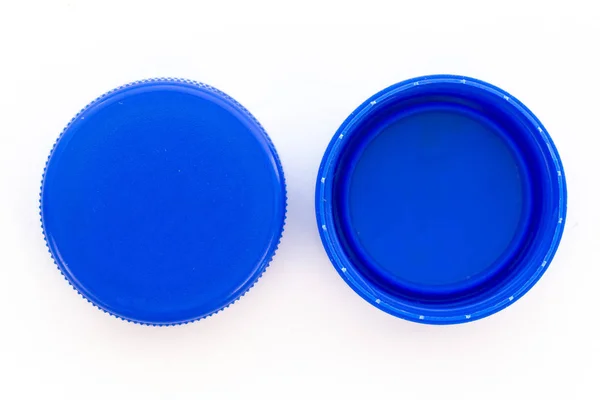 Синие Пластиковые Крышки Студийный Снимок Пластиковые Отходы Изолированный Белом Фоне — стоковое фото