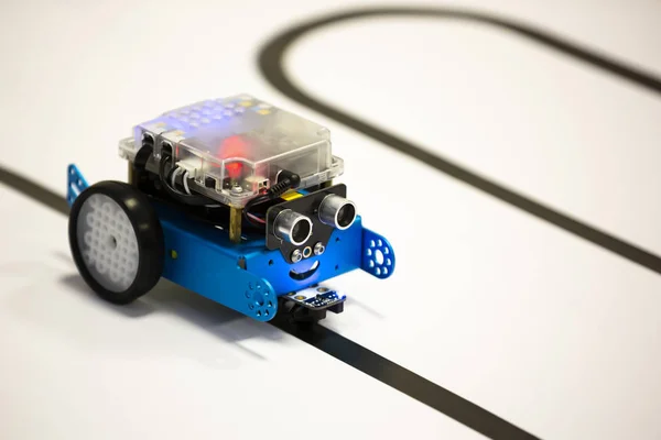 Robô Corrida Azul Visto Durante Uma Competição Aberta Robôs Auto — Fotografia de Stock