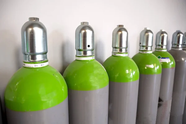 Sömlös Industriella Gasflaskor Stål Trycksatt Cylinder Industriella Rostfritt Stål Flaskor — Stockfoto