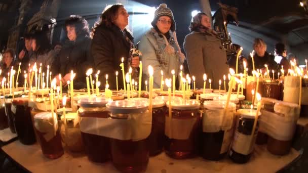 Μπλαγκόεβγκραντ Βουλγαρία Φεβρουαρίου 2019 Προσκυνητές Φως Κεριών Βάζα Μέλι Κατά — Αρχείο Βίντεο