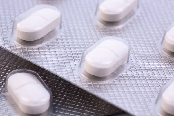 Lääketeollisuus lääkkeet pillerit vitamiinit — kuvapankkivalokuva