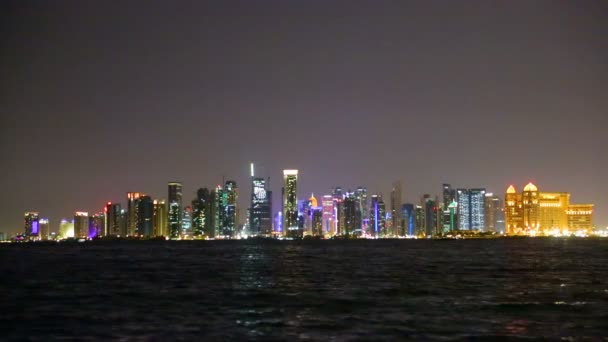 Skyline Panorama West Bay Området Doha Qatar Natten Från Annan — Stockvideo