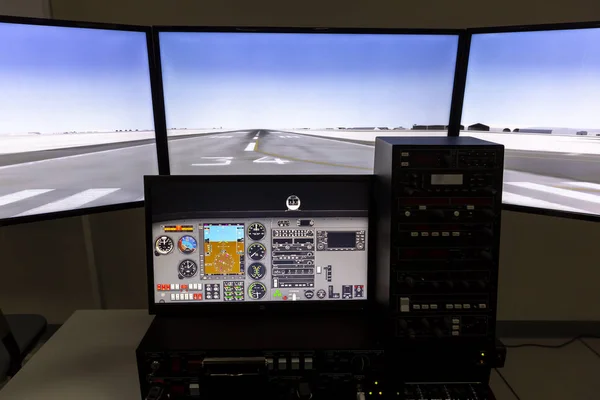 Gevechtsvliegtuig simulator training room — Stockfoto