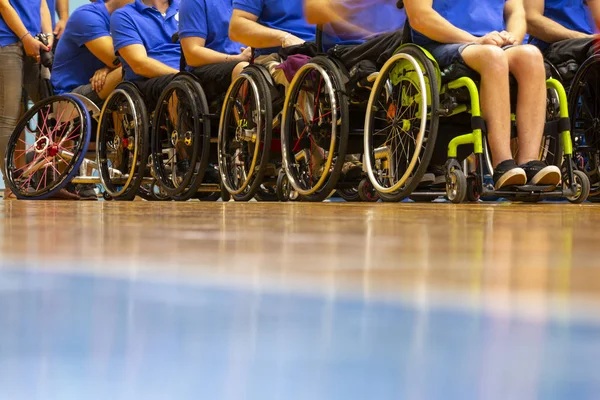 Joueurs de basketball en fauteuil roulant — Photo