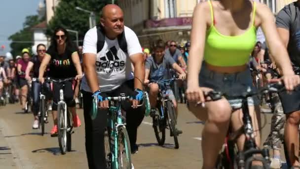 保加利亚索菲亚 2020年6月28日 数百名骑车人参加周日上午的自行车比赛 — 图库视频影像