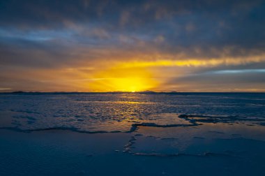 Uyuni 'de güzel bir gün batımı.