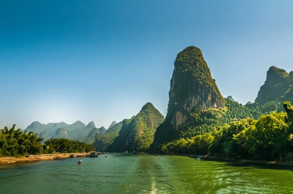 絵のように美しい中国の桂林カルスト地形 — ストック写真