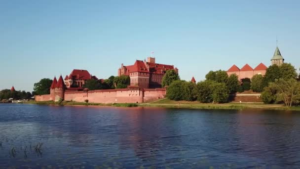 Aéreo Castelo Malbork Polônia Hora Verão — Vídeo de Stock