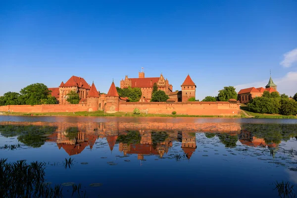 Teutonic Castle Malbork Reflected Water — Stock Photo, Image