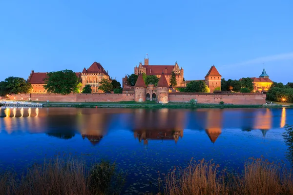 Teutonic Castle Malbork Reflected Water Evening Time — Stock Photo, Image
