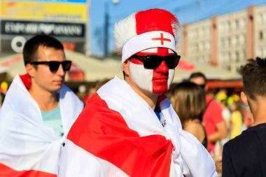 Kaliningrad, Rusya - 28 Haziran 2018: İngilizce hayranları FIFA Dünya Kupası 2018 sırasında Kaliningrad bir sokakta