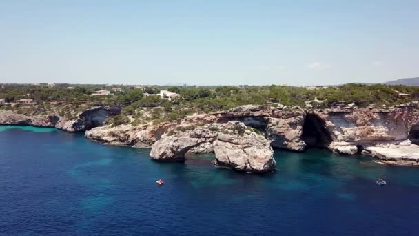 Aérien : Arc naturel à proximité Cala Santanyi à Majorque, Espagne 