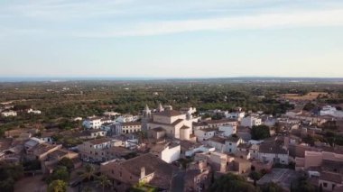 Anteni: Küçük kasaba, S'Alqueria Blanca Mallorca, İspanya