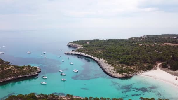 Antenne Der Strand Von Cala Mondrago Auf Mallorca Spanien — Stockvideo