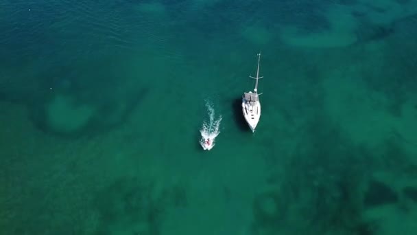 Aerial Boats Bay Cala Майорка — стоковое видео