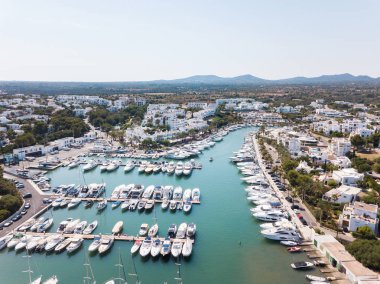 Hava: Cala D'Or tatil beldesi Mallorca, İspanya İskelesi