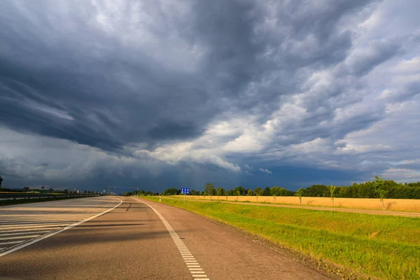 Nube Trueno Sobre Carretera Verano — Foto de Stock