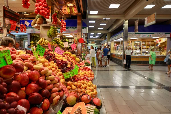 Palma Mallorca Spain July 2018 Counter Fruits Vegetables Background Shoppers — Stock Photo, Image