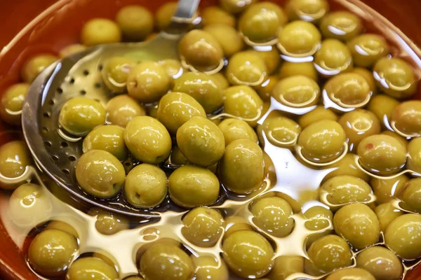 Piatto Con Olive Fresche — Foto Stock