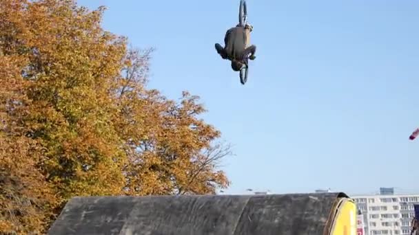 Kaliningrad Russia October 2018 Bmx Rider Falling Kaliningrad Extreme Sport — Stock Video