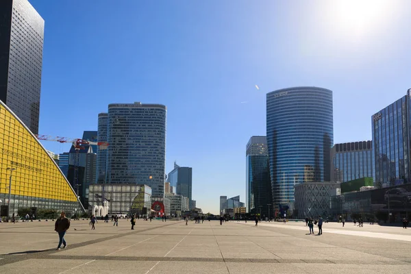 Paris Frankreich September 2018 Einige Menschen Spazieren Durch Das Verteidigungsviertel — Stockfoto