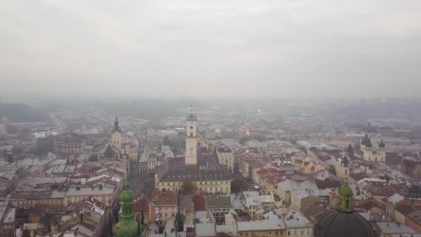 Aerea Paesaggio Urbano Lviv Tempo Nebbioso — Video Stock