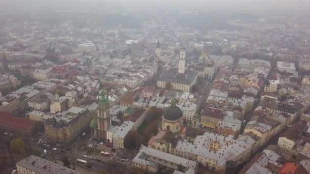Antenne Cityscape Van Lviv Mistig Weer — Stockvideo
