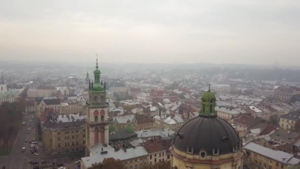 Antenne Cityscape Van Lviv Mistig Weer — Stockvideo