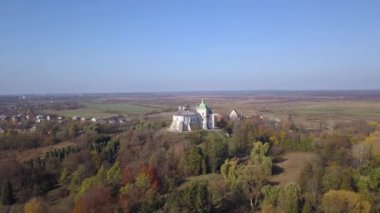 Lviv Oblast, Ukrayna içinde bulunan Oleskiy Kalesi havadan görünümü