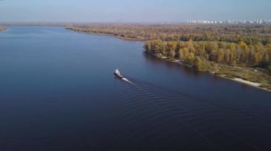 Hava: Gemi Dnipro nehir tarafından sonbaharda gider