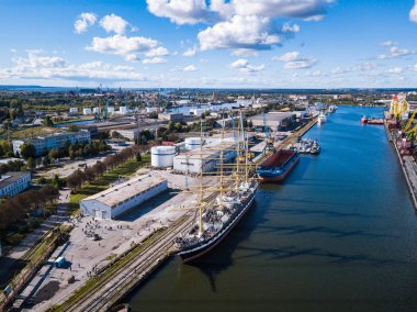 Kaliningrad, Rusya, 29 Eylül 2018: Hava görünümünü dört direkli barque Kruzenshtern Kaliningrad bağlantı noktası